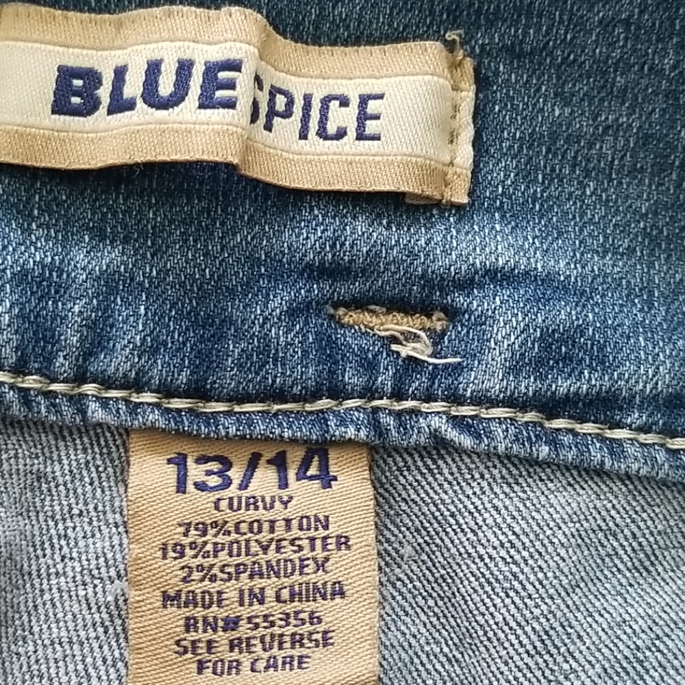 Shorts - Picture 3 of 4